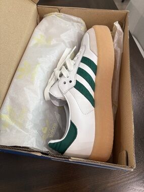 NWT adidas White and Dark Green Leather Sneakers with Gum Sole